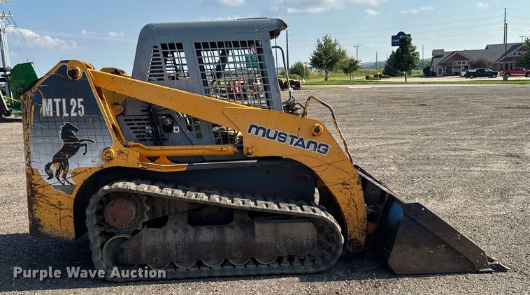 MINI CARGADOR SOBRE ORUGAS 2004 MUSTANG MTL25