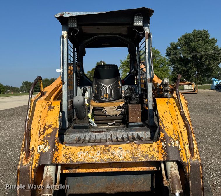 image for item EM2258 2004 Mustang MTL25 tracked skid steer loader