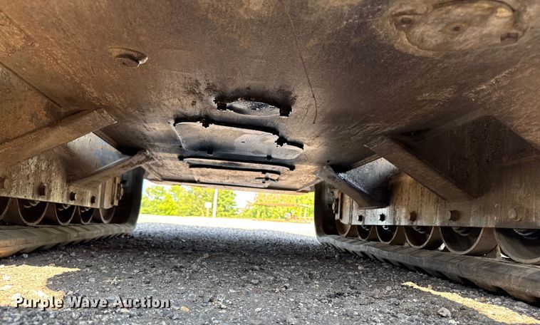 image for item EM2258 2004 Mustang MTL25 tracked skid steer loader