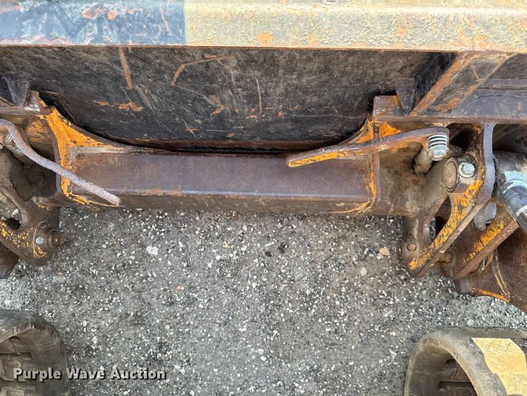 image for item EM2258 2004 Mustang MTL25 tracked skid steer loader