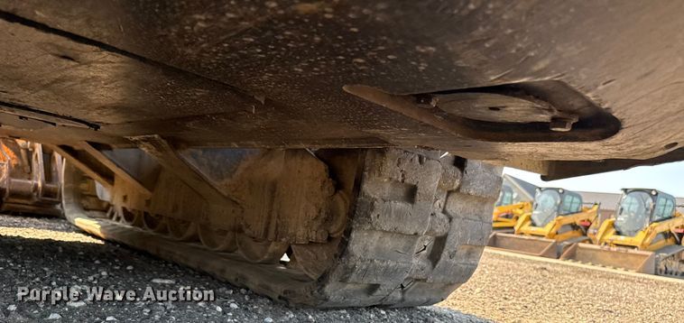 image for item EM2258 2004 Mustang MTL25 tracked skid steer loader