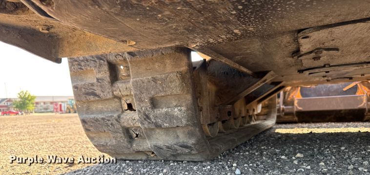 image for item EM2258 2004 Mustang MTL25 tracked skid steer loader