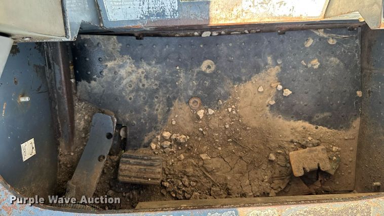 image for item EM2258 2004 Mustang MTL25 tracked skid steer loader