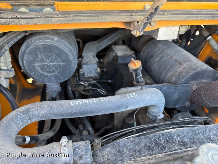 image for item EM2258 2004 Mustang MTL25 tracked skid steer loader