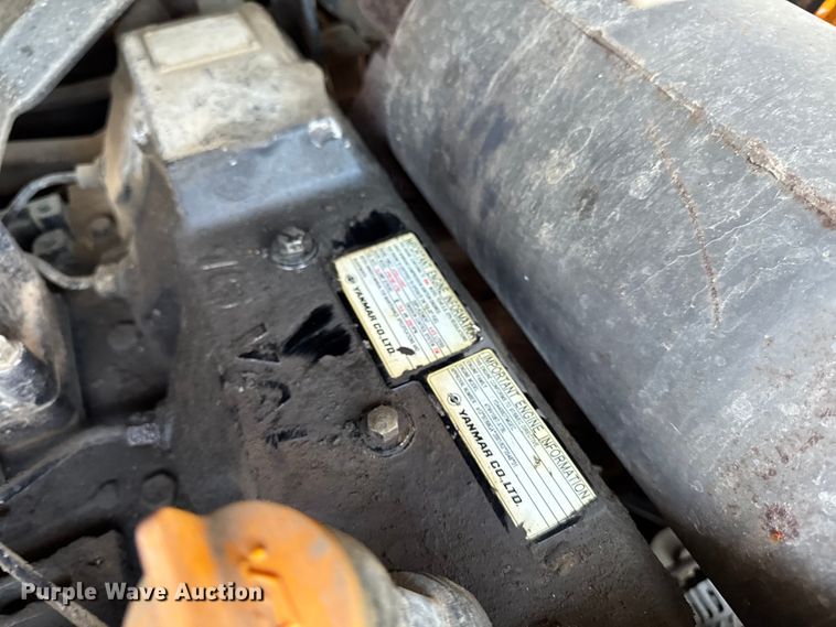 image for item EM2258 2004 Mustang MTL25 tracked skid steer loader