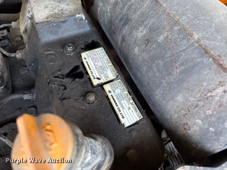 image for item EM2258 2004 Mustang MTL25 tracked skid steer loader