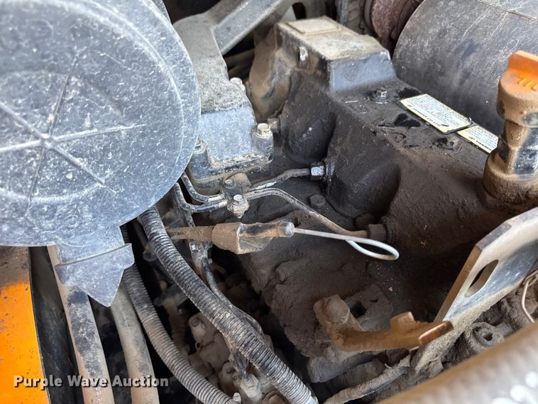 image for item EM2258 2004 Mustang MTL25 tracked skid steer loader