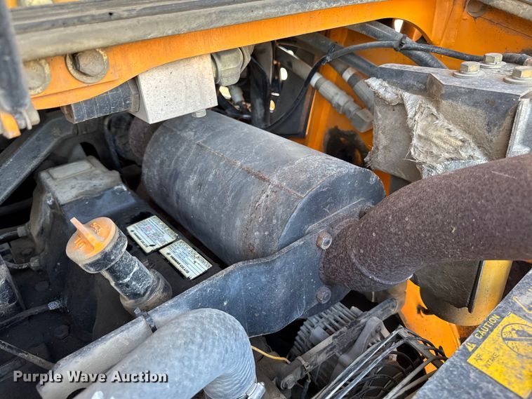 image for item EM2258 2004 Mustang MTL25 tracked skid steer loader