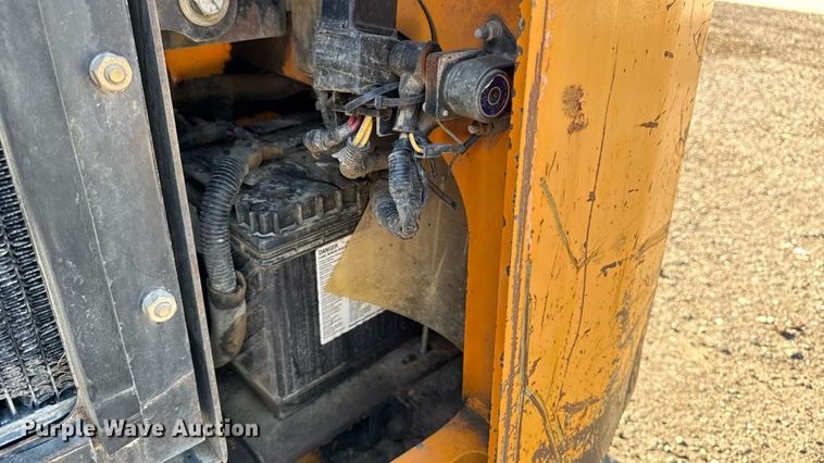 image for item EM2258 2004 Mustang MTL25 tracked skid steer loader