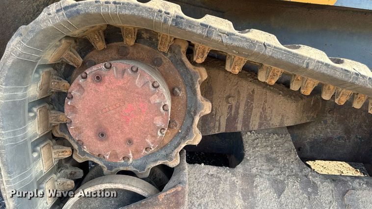 image for item EM2258 2004 Mustang MTL25 tracked skid steer loader