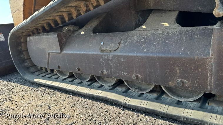 image for item EM2258 2004 Mustang MTL25 tracked skid steer loader