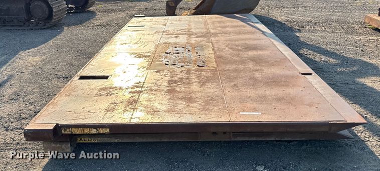 image for item EM2262 Trench box