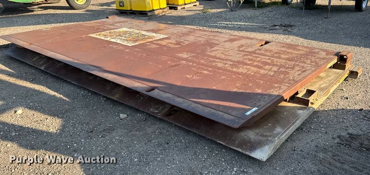 image for item EM2262 Trench box