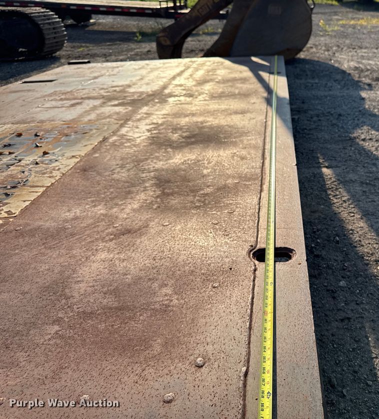 image for item EM2262 Trench box