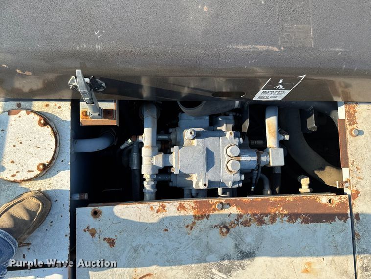 image for item EM2263 2000 Link Belt 2800 Quantum excavator