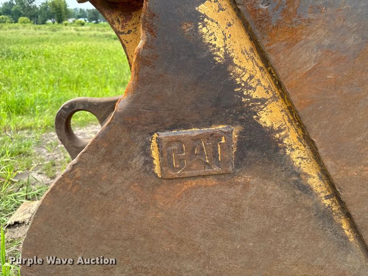 image for item EM2266 2000 Caterpillar 375 L excavator