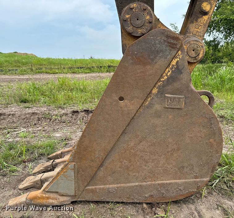 image for item EM2266 2000 Caterpillar 375 L excavator