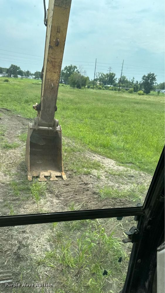 image for item EM2266 2000 Caterpillar 375 L excavator