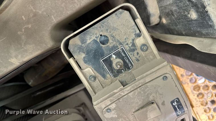 image for item EM2266 2000 Caterpillar 375 L excavator