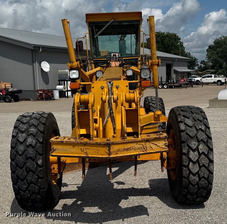 image for item EM2276 1988 John Deere 770B motor grader