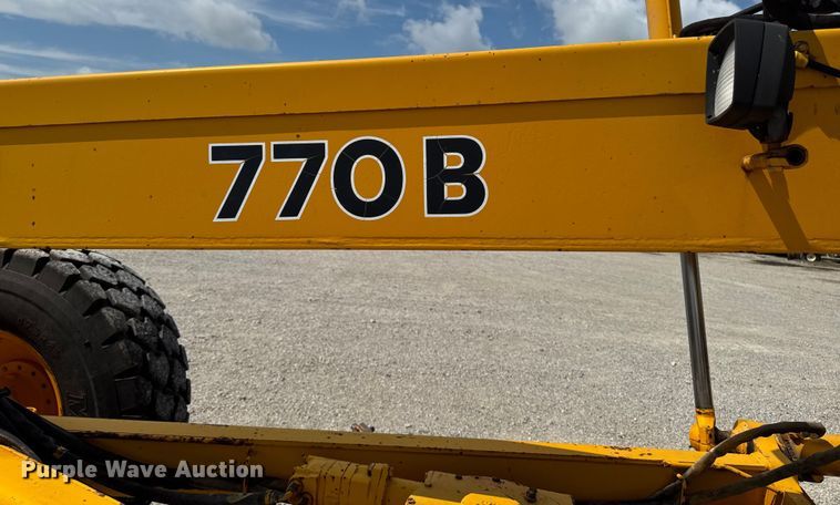image for item EM2276 1988 John Deere 770B motor grader