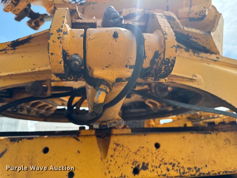 image for item EM2276 1988 John Deere 770B motor grader