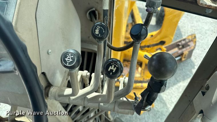 image for item EM2276 1988 John Deere 770B motor grader