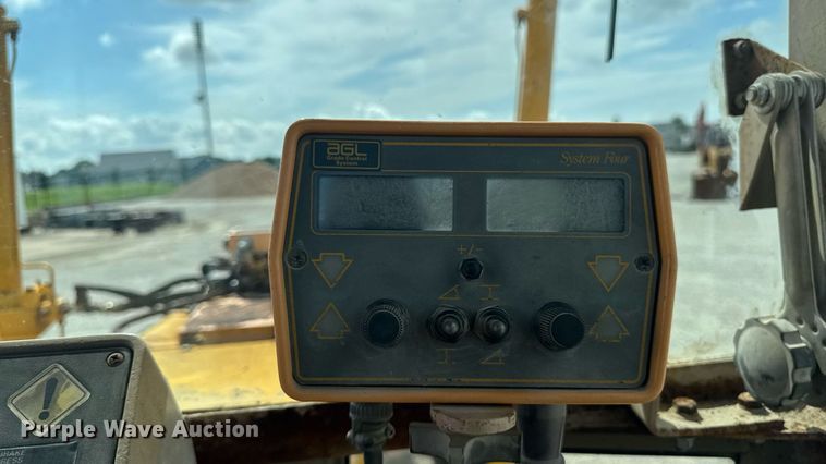 image for item EM2276 1988 John Deere 770B motor grader