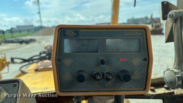 image for item EM2276 1988 John Deere 770B motor grader