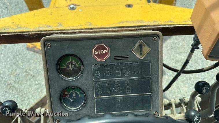 image for item EM2276 1988 John Deere 770B motor grader