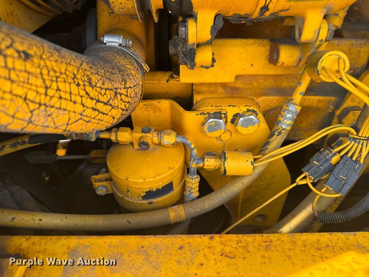 image for item EM2276 1988 John Deere 770B motor grader