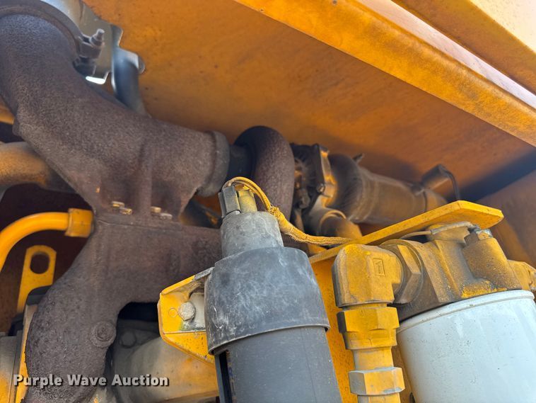 image for item EM2276 1988 John Deere 770B motor grader