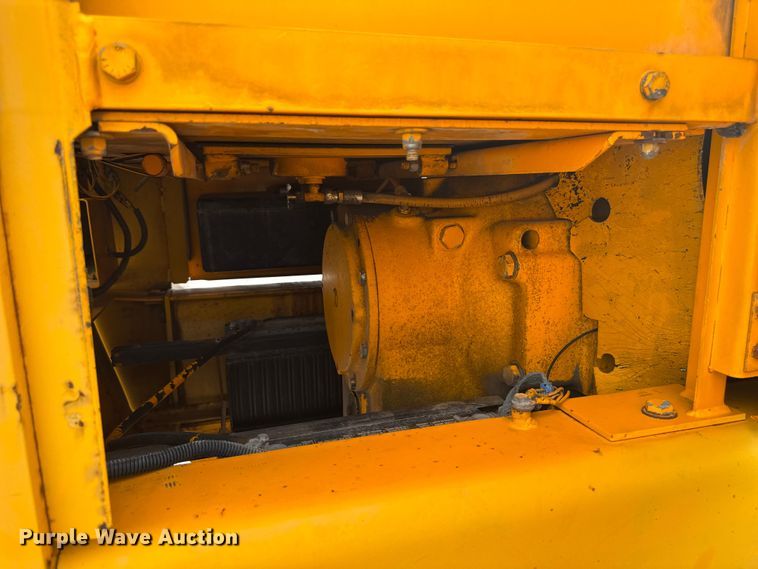 image for item EM2276 1988 John Deere 770B motor grader