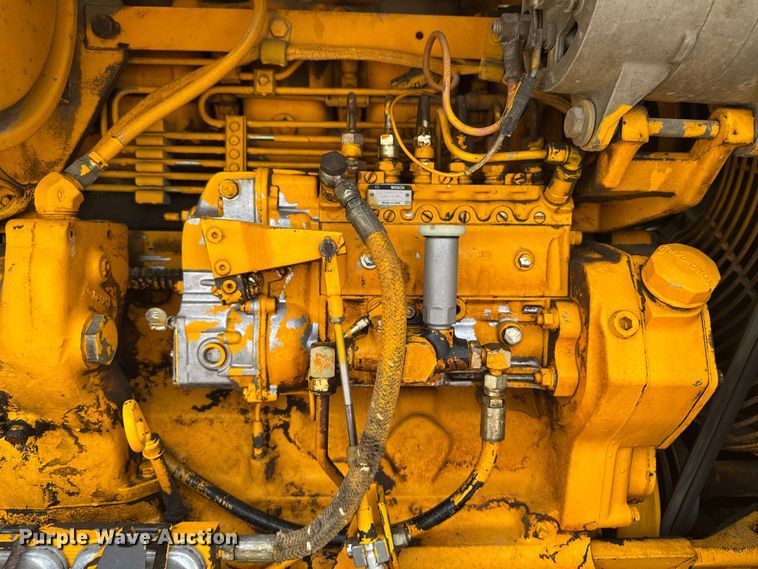 image for item EM2276 1988 John Deere 770B motor grader