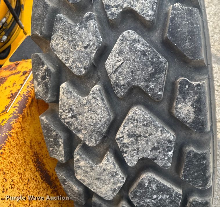 image for item EM2276 1988 John Deere 770B motor grader