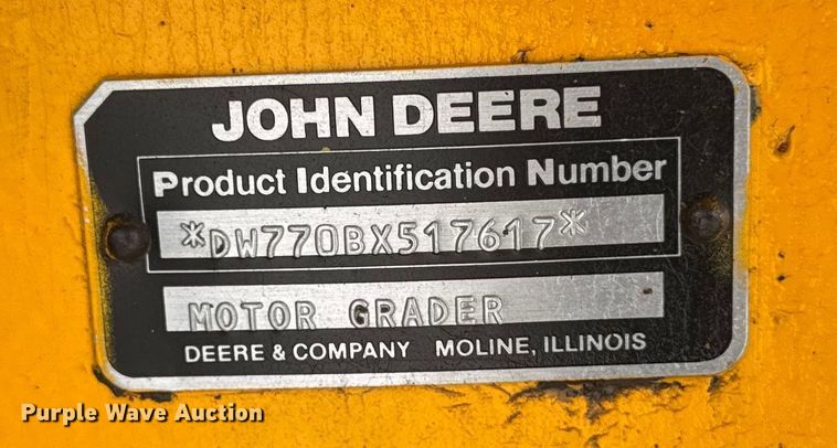 image for item EM2276 1988 John Deere 770B motor grader