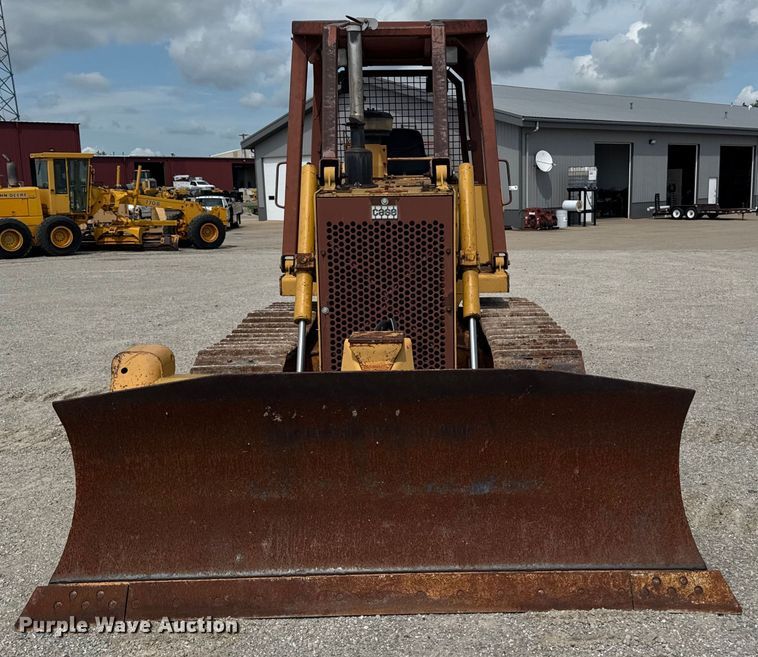 image for item EM2280 1989 Case 850D long track dozer