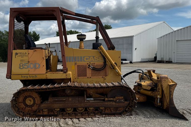 image for item EM2280 1989 Case 850D long track dozer