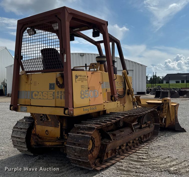 image for item EM2280 1989 Case 850D long track dozer