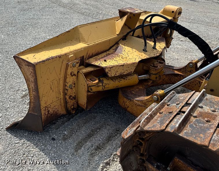 image for item EM2280 1989 Case 850D long track dozer
