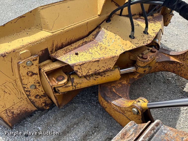 image for item EM2280 1989 Case 850D long track dozer