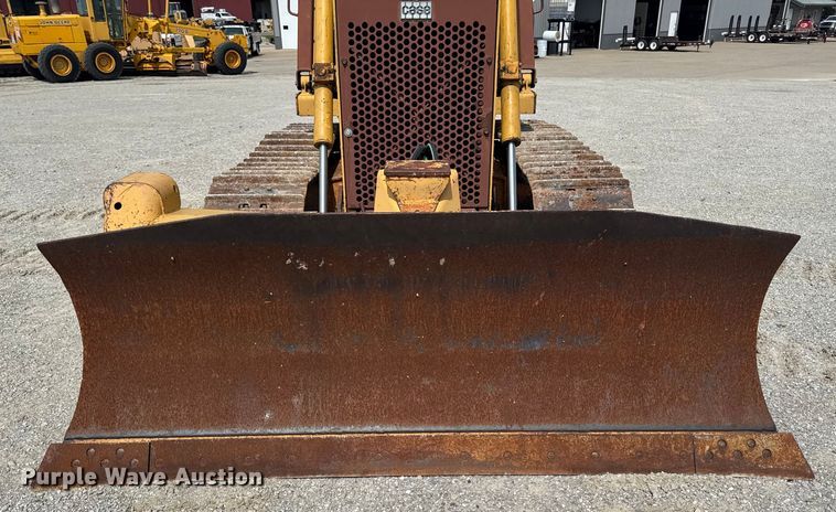 image for item EM2280 1989 Case 850D long track dozer