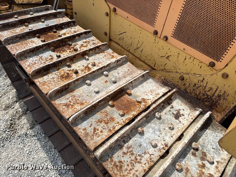 image for item EM2280 1989 Case 850D long track dozer