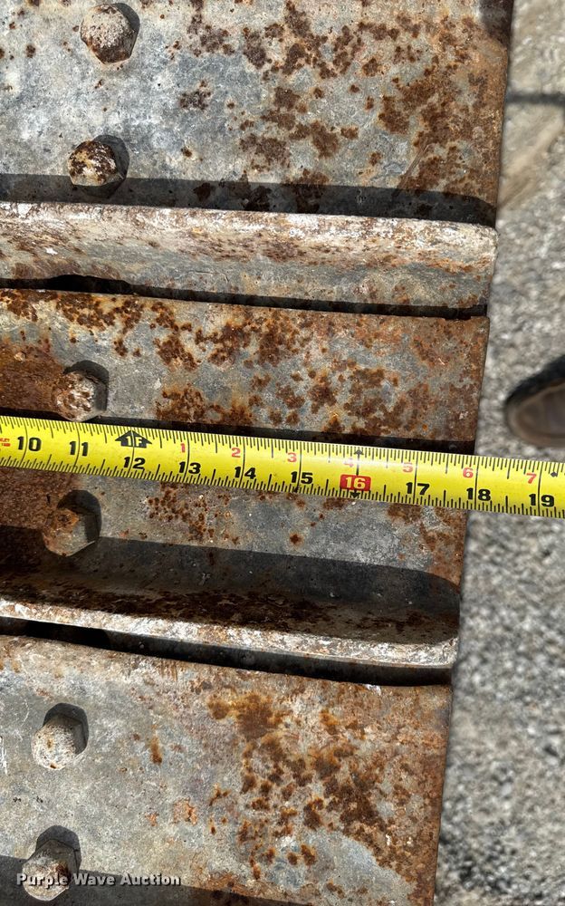 image for item EM2280 1989 Case 850D long track dozer