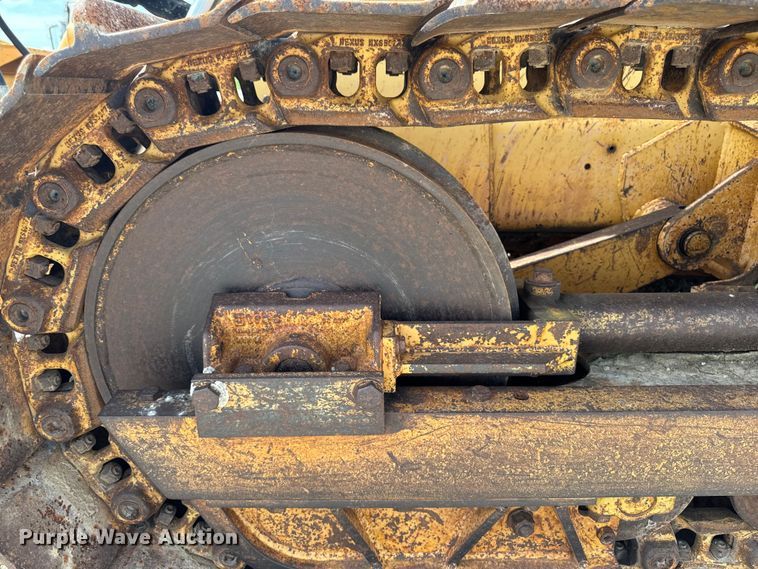 image for item EM2280 1989 Case 850D long track dozer