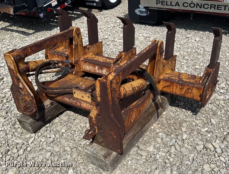 image for item EM2280 1989 Case 850D long track dozer