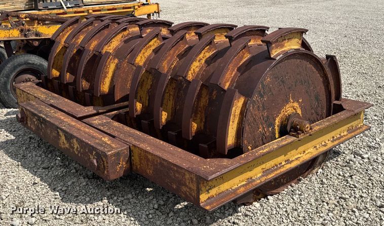 image for item EM2282 Padfoot roller