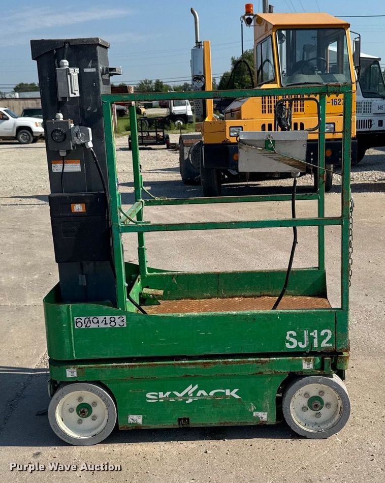 image for item EM2291 Skyjack SJ12 vertical lift