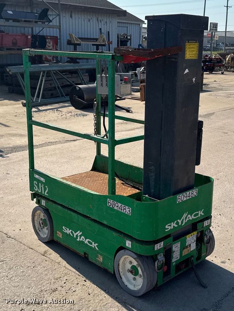 image for item EM2291 Skyjack SJ12 vertical lift