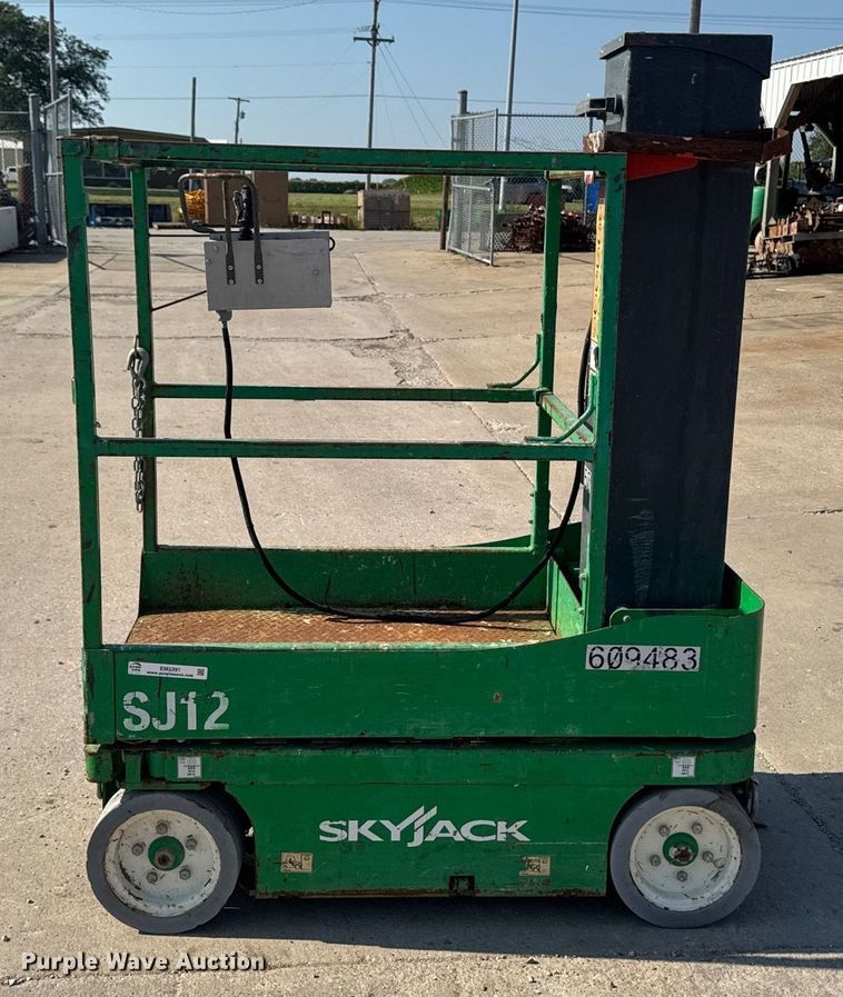 image for item EM2291 Skyjack SJ12 vertical lift